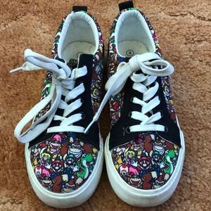 Super Mario Brothers Game Over Nintendo Boys Lace Up Shoes Size 4